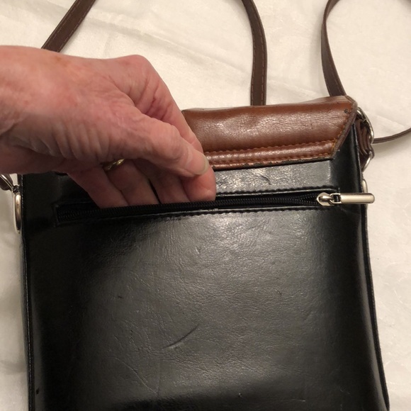 VINTAGE CALYPSO BLACK/BROWN CROSSBODY SHOULDER BAG PURSE MADE IN ITALY - #490 - Picture 3 of 16